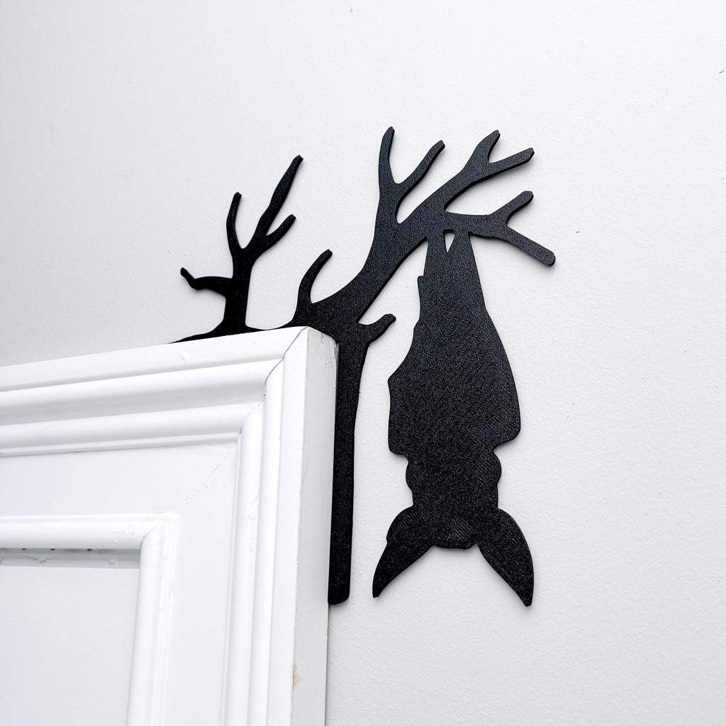 Hanging Bat Door Topper